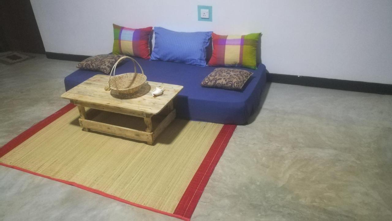 Bamboo Home Stay Hiriketiya ดิคเวลลา ภายนอก รูปภาพ